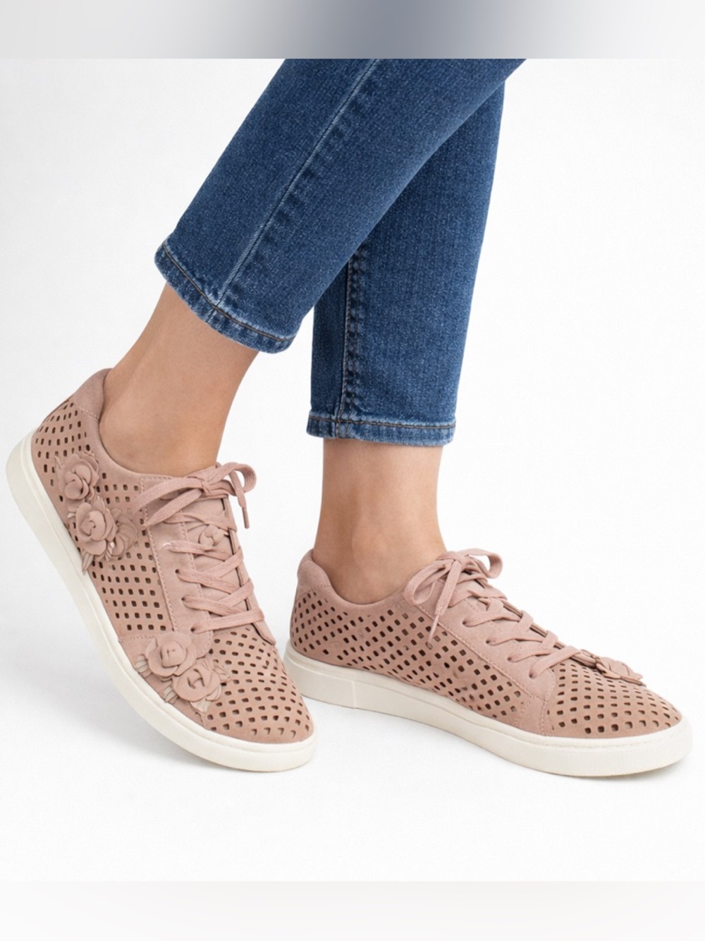 Vince Camuto Brellia Rose Quartz Suede Leather Lattice 3-D Sneakers Size 11 Wide - Picture 11 of 12